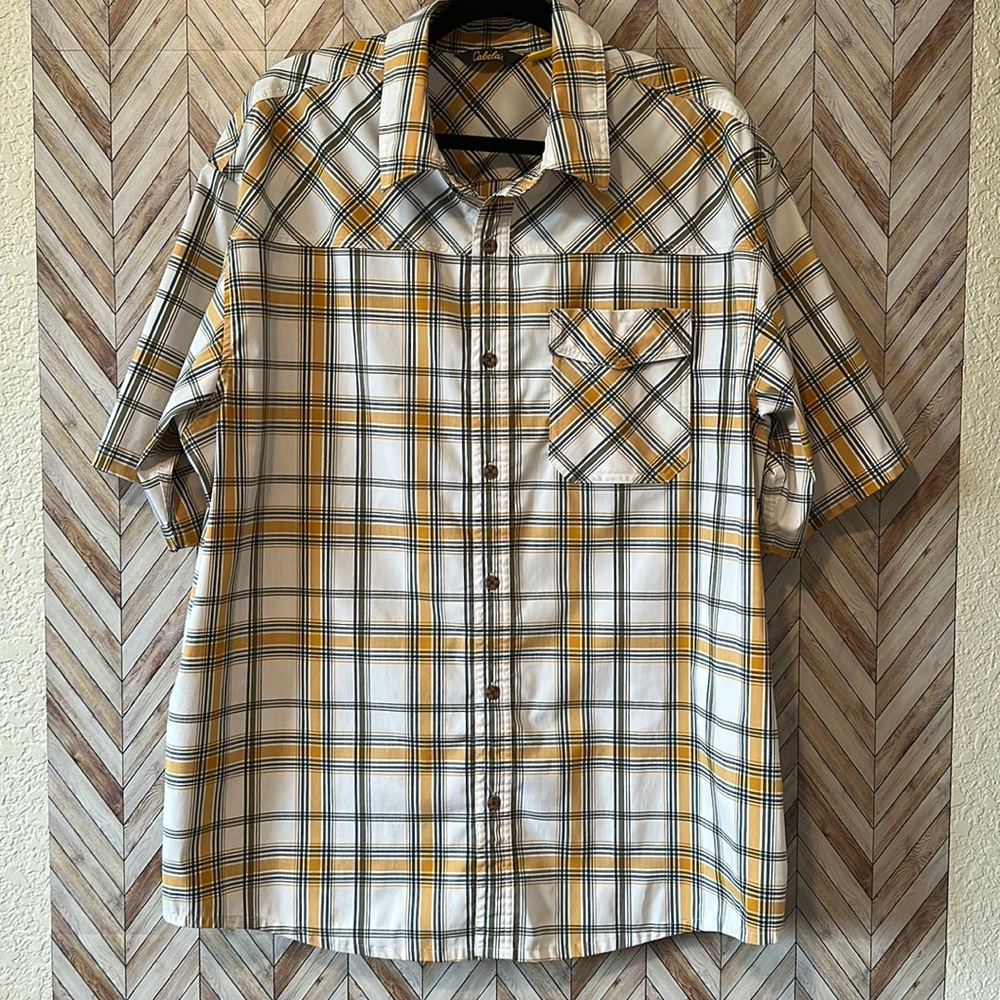 Cabela’s Men’s Plaid Lightweight Button Up